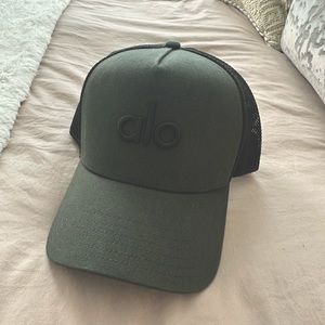 ALO yoga hat - never used before